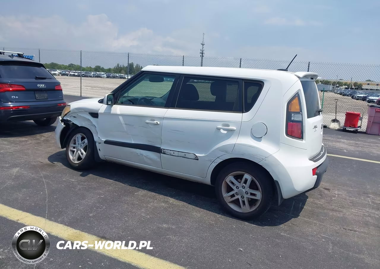 2011 Kia Soul + VIN:KNDJT2A20B7708847 - 3