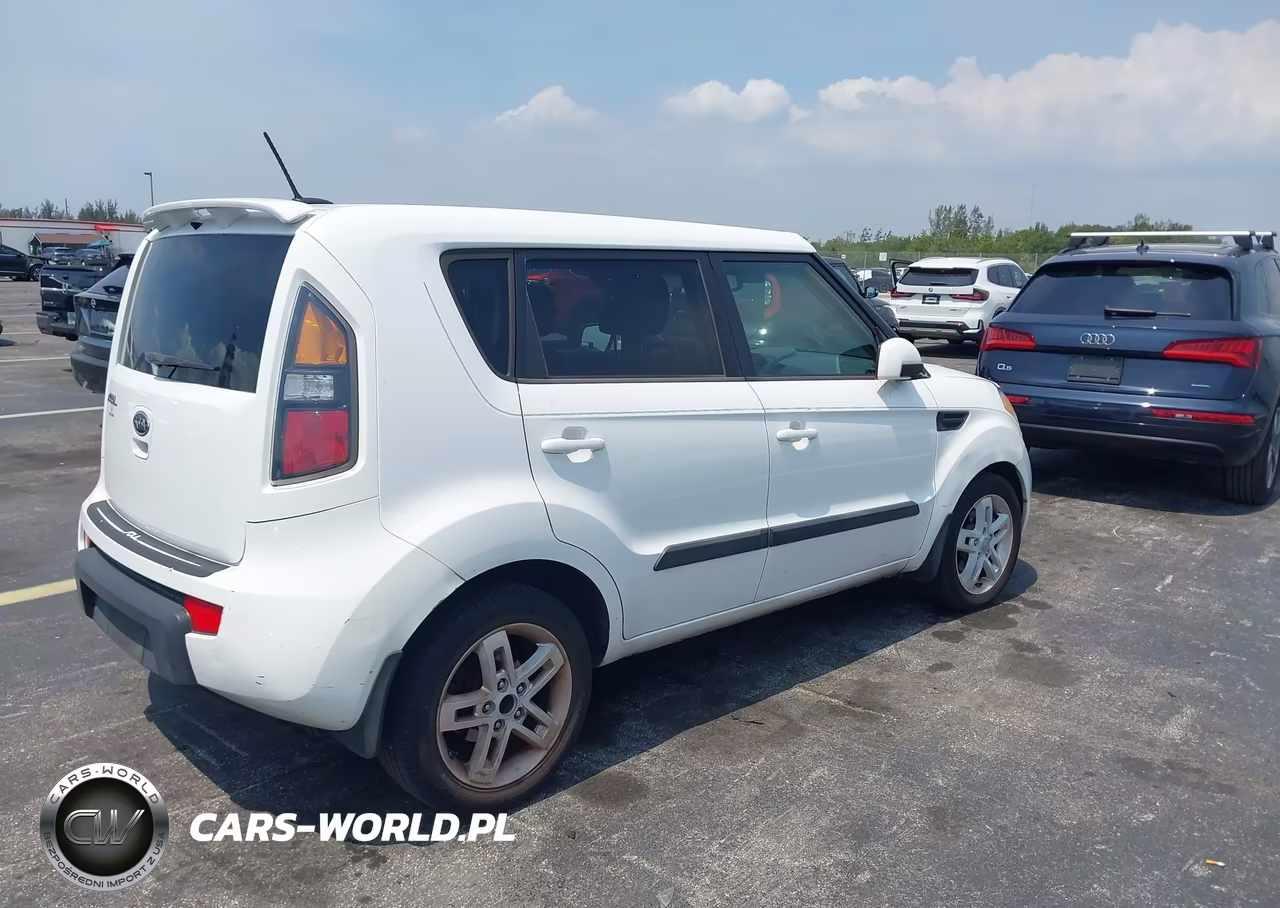 2011 Kia Soul + VIN:KNDJT2A20B7708847 - 4