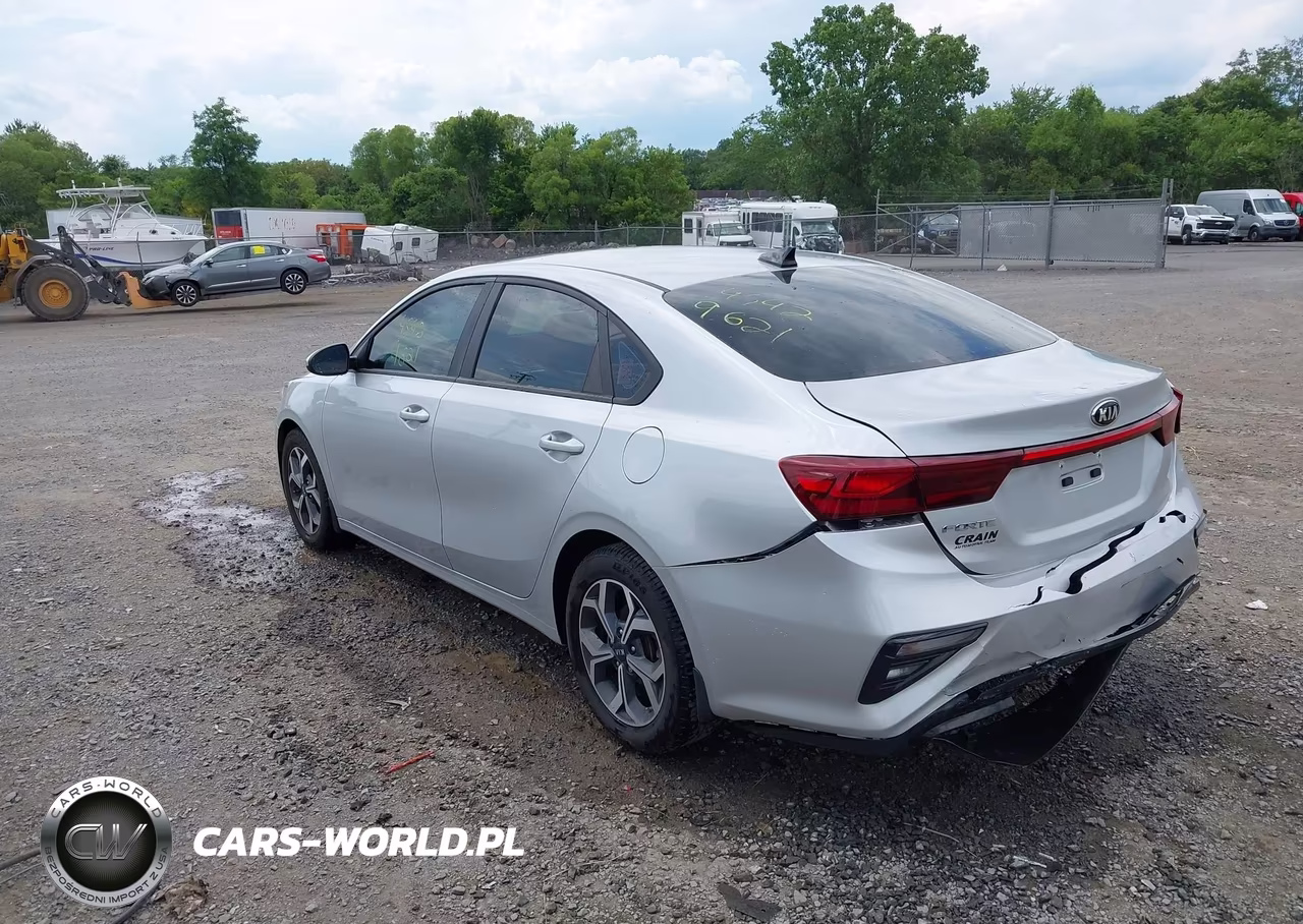 2021 Kia Forte Lxs VIN:3KPF24AD5ME275728 - 3