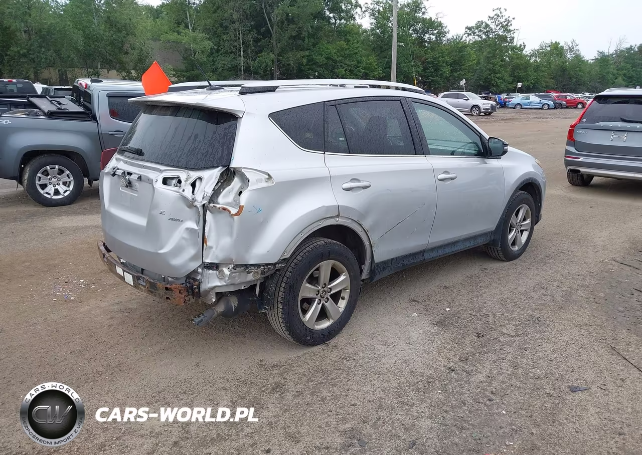 2015 Toyota Rav4 Xle VIN:2T3RFREV7FW350793 - 4