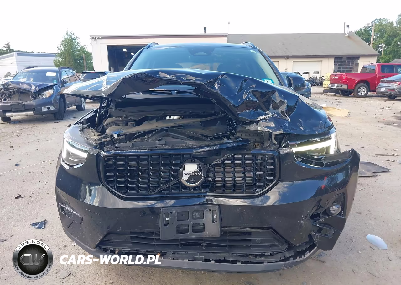 2025 Volvo Xc40 B5 Plus Dark Theme VIN:YV4L12UC9S2476603 - 12
