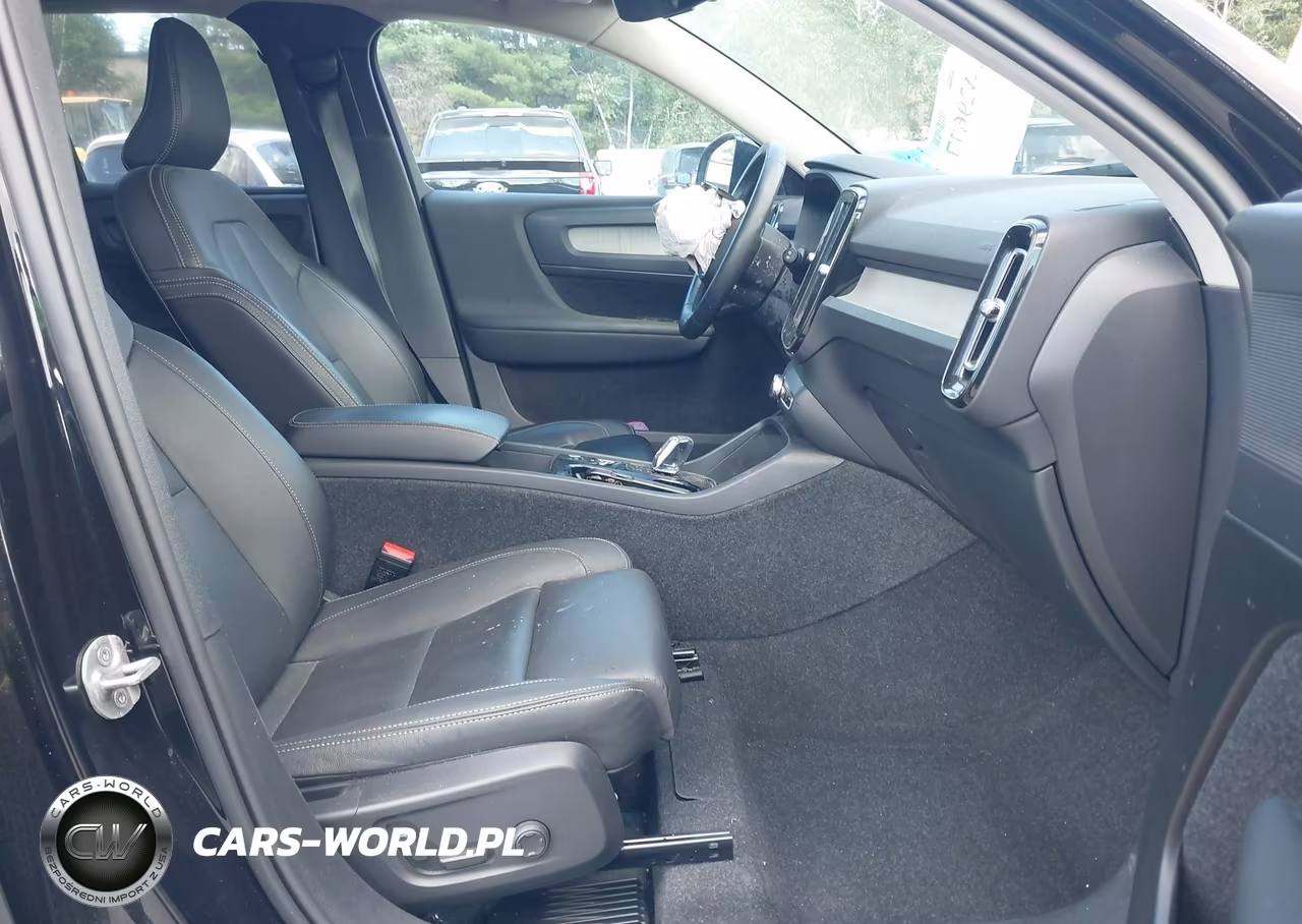 2025 Volvo Xc40 B5 Plus Dark Theme VIN:YV4L12UC9S2476603 - 5