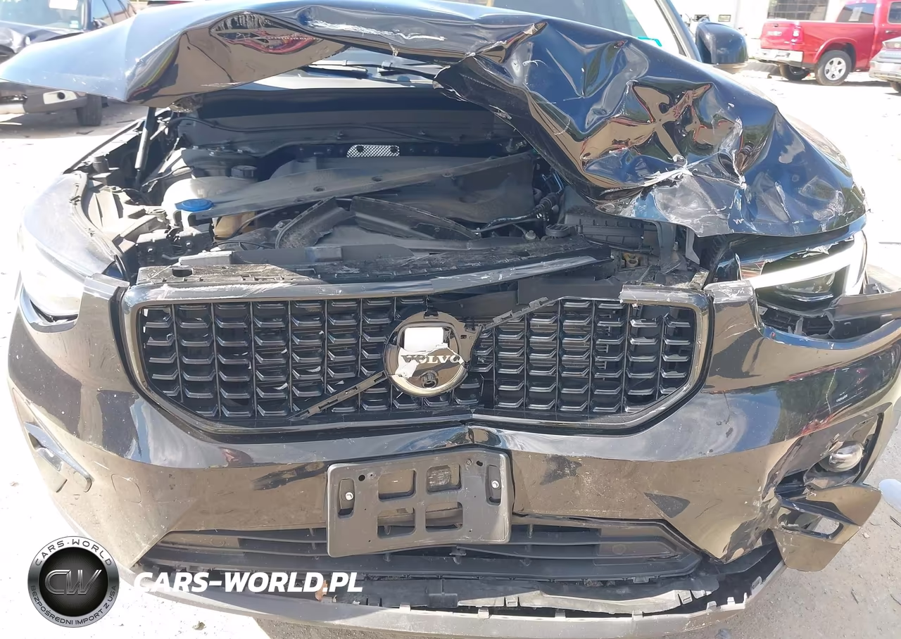 2025 Volvo Xc40 B5 Plus Dark Theme VIN:YV4L12UC9S2476603 - 6