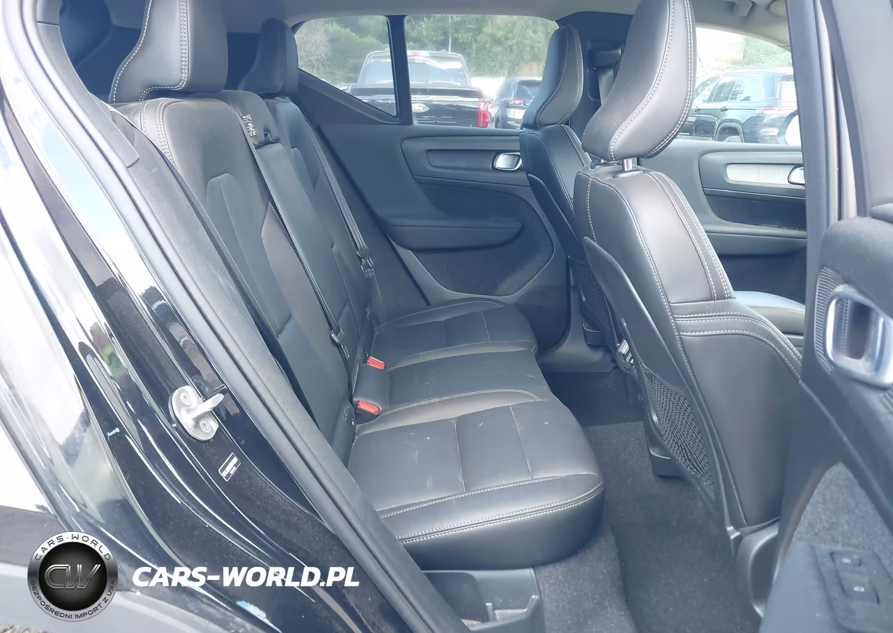 2025 Volvo Xc40 B5 Plus Dark Theme VIN:YV4L12UC9S2476603 - 8