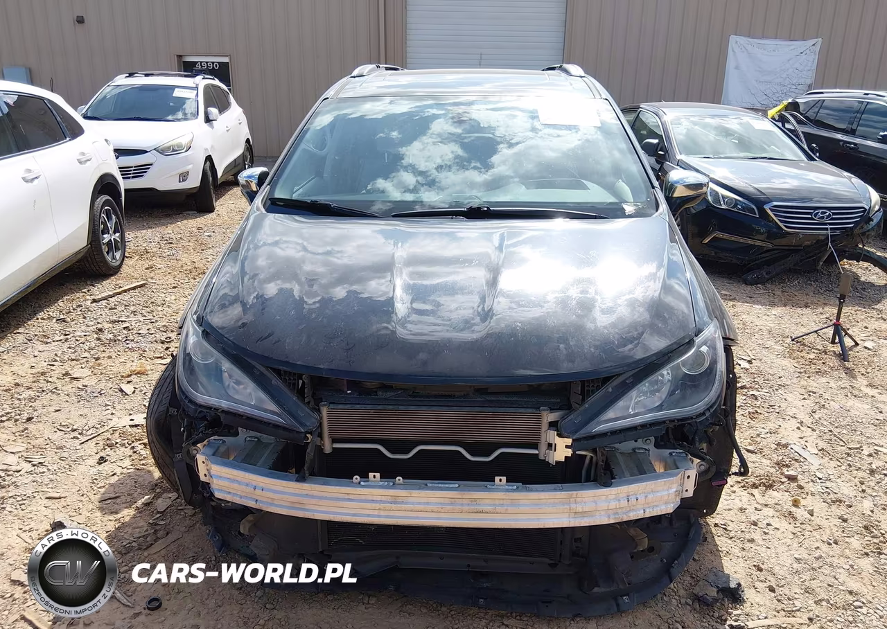 2020 Chrysler Pacifica Limited VIN:2C4RC1GG4LR163140 - 13