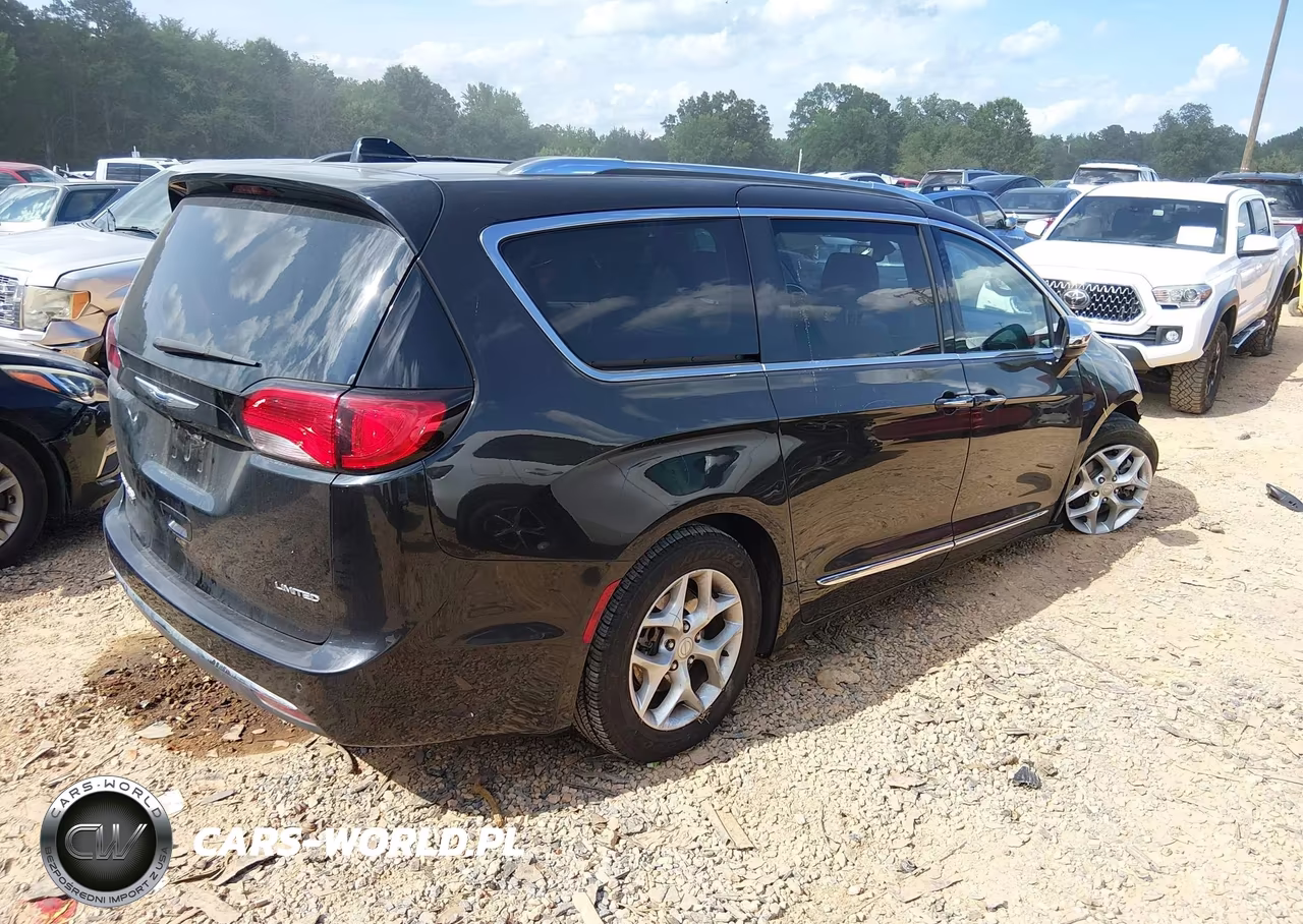2020 Chrysler Pacifica Limited VIN:2C4RC1GG4LR163140 - 4