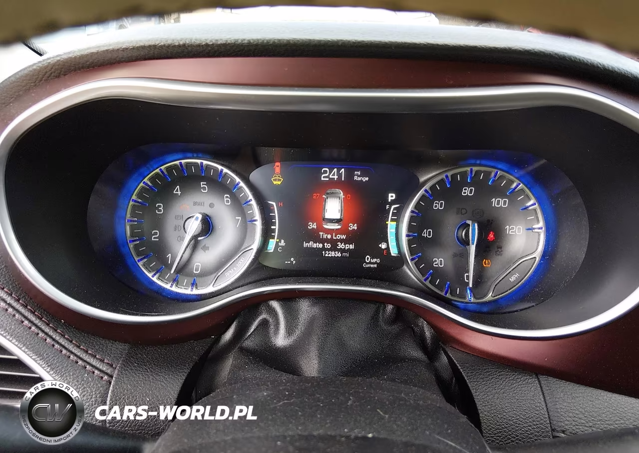 2020 Chrysler Pacifica Limited VIN:2C4RC1GG4LR163140 - 7