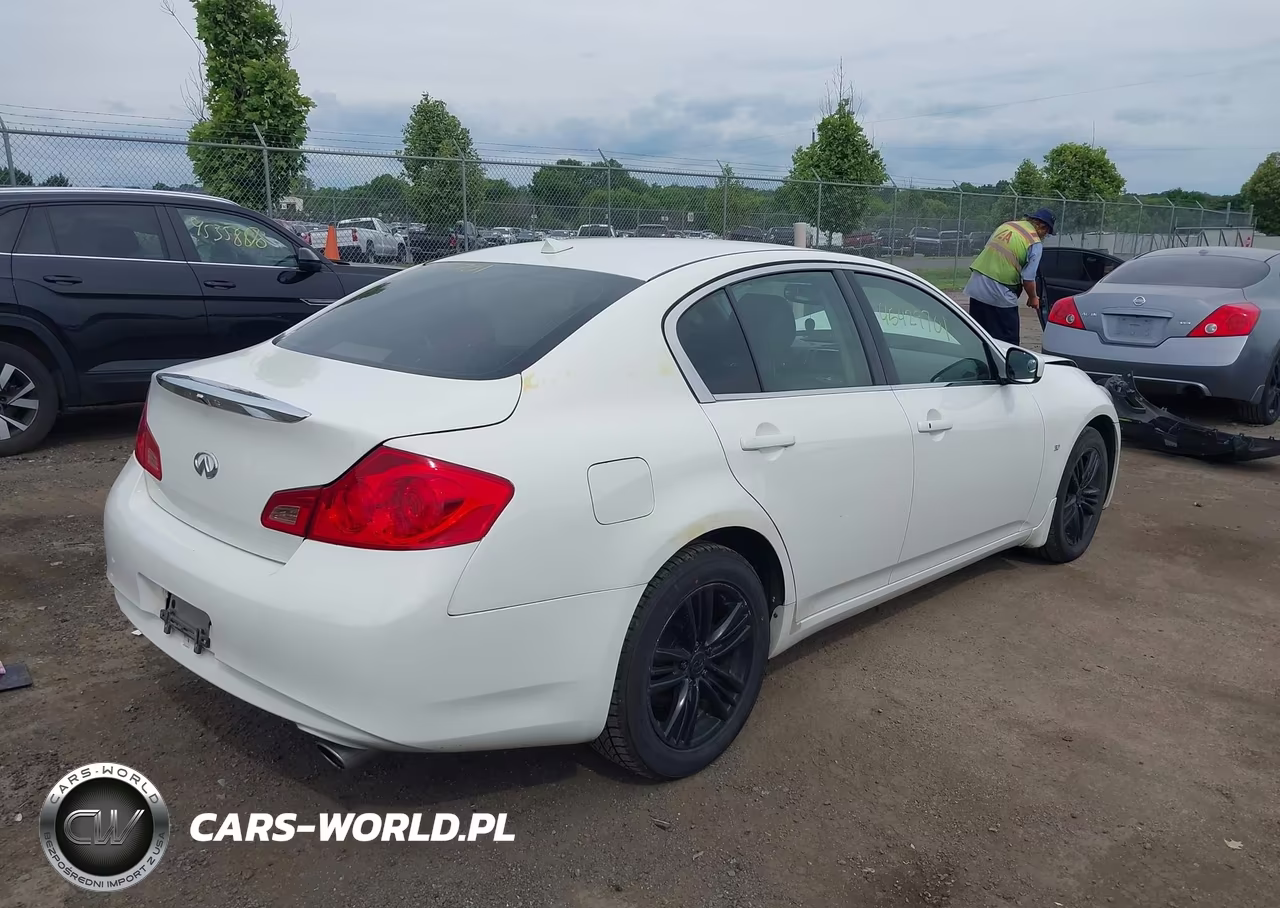 2015 Infiniti Q40 VIN:JN1CV6AR6FM521873 - 4