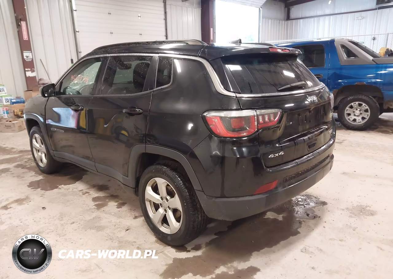 2020 Jeep Compass Latitude 4X4 VIN:3C4NJDBBXLT120291 - 3