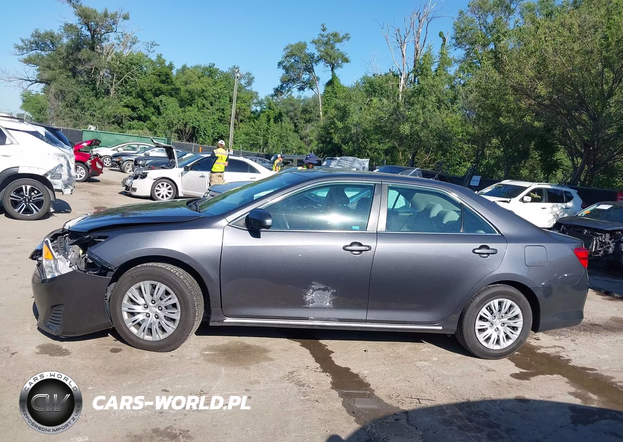 2014 Toyota Camry Le VIN:4T4BF1FK5ER338467 - 14