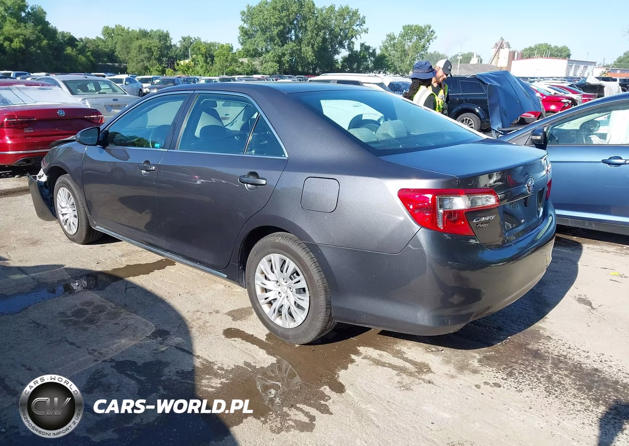 2014 Toyota Camry Le VIN:4T4BF1FK5ER338467 - 3