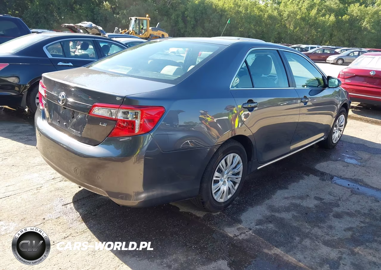2014 Toyota Camry Le VIN:4T4BF1FK5ER338467 - 4
