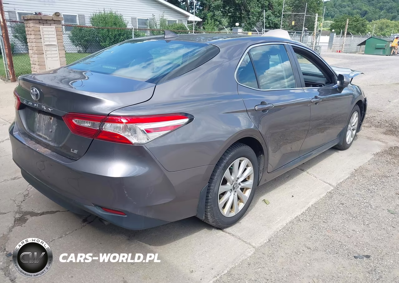 2019 Toyota Camry Le VIN:4T1B11HKXKU843194 - 4