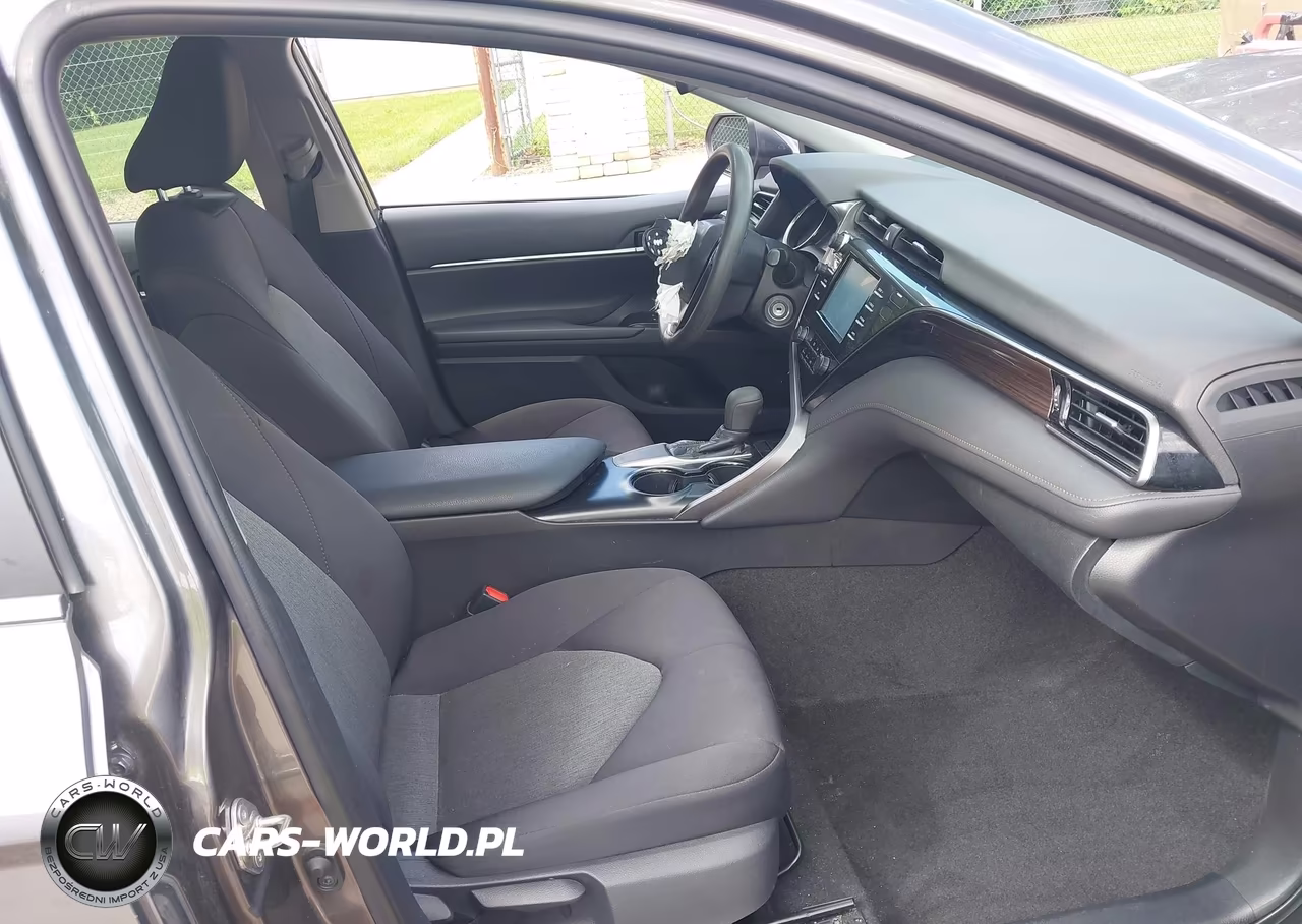 2019 Toyota Camry Le VIN:4T1B11HKXKU843194 - 5