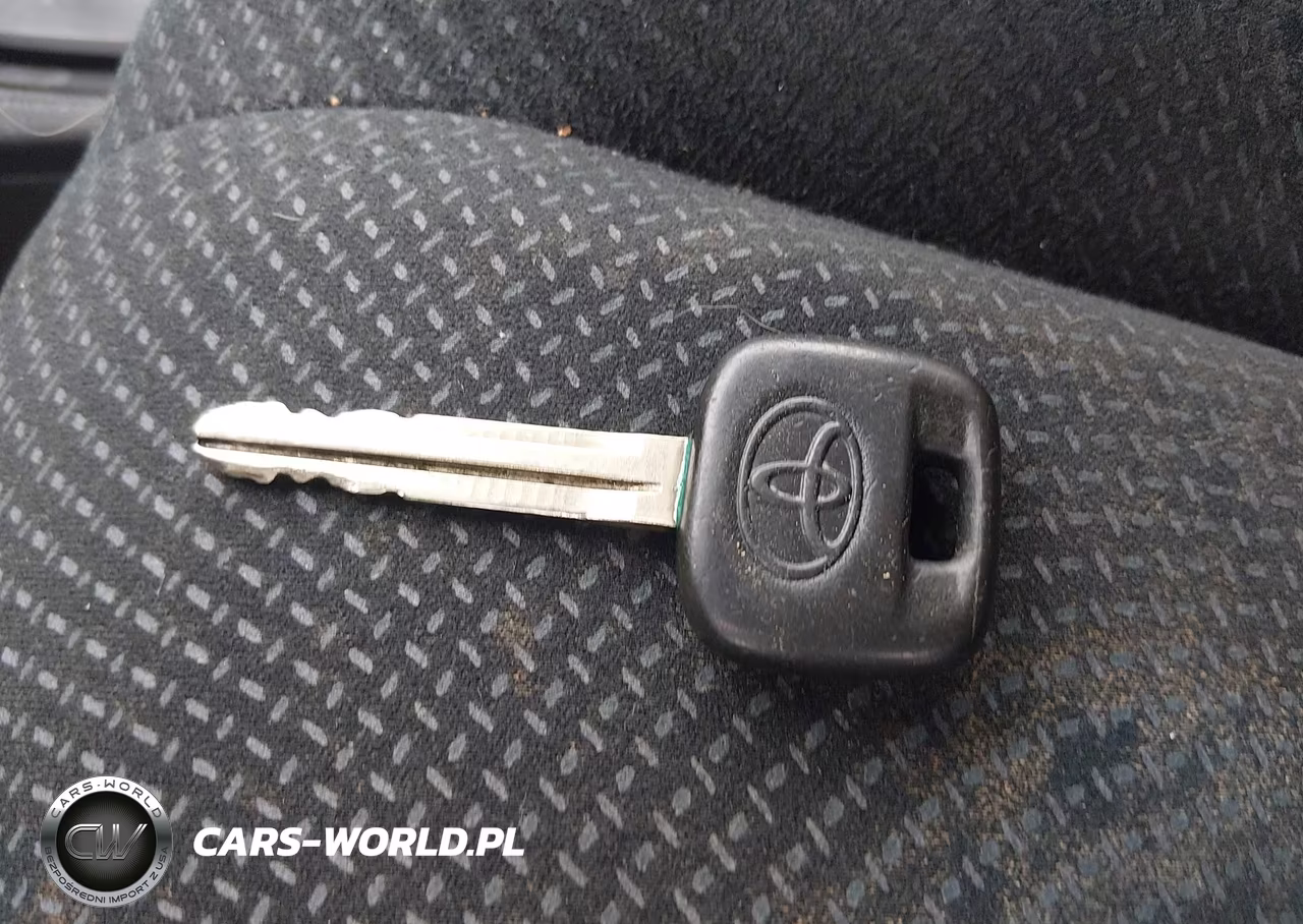 2010 Toyota Yaris VIN:JTDBT4K30A1361920 - 11