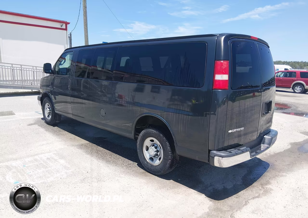 2017 Chevrolet Express 3500 Lt VIN:1GAZGPFFXH1267037 - 3