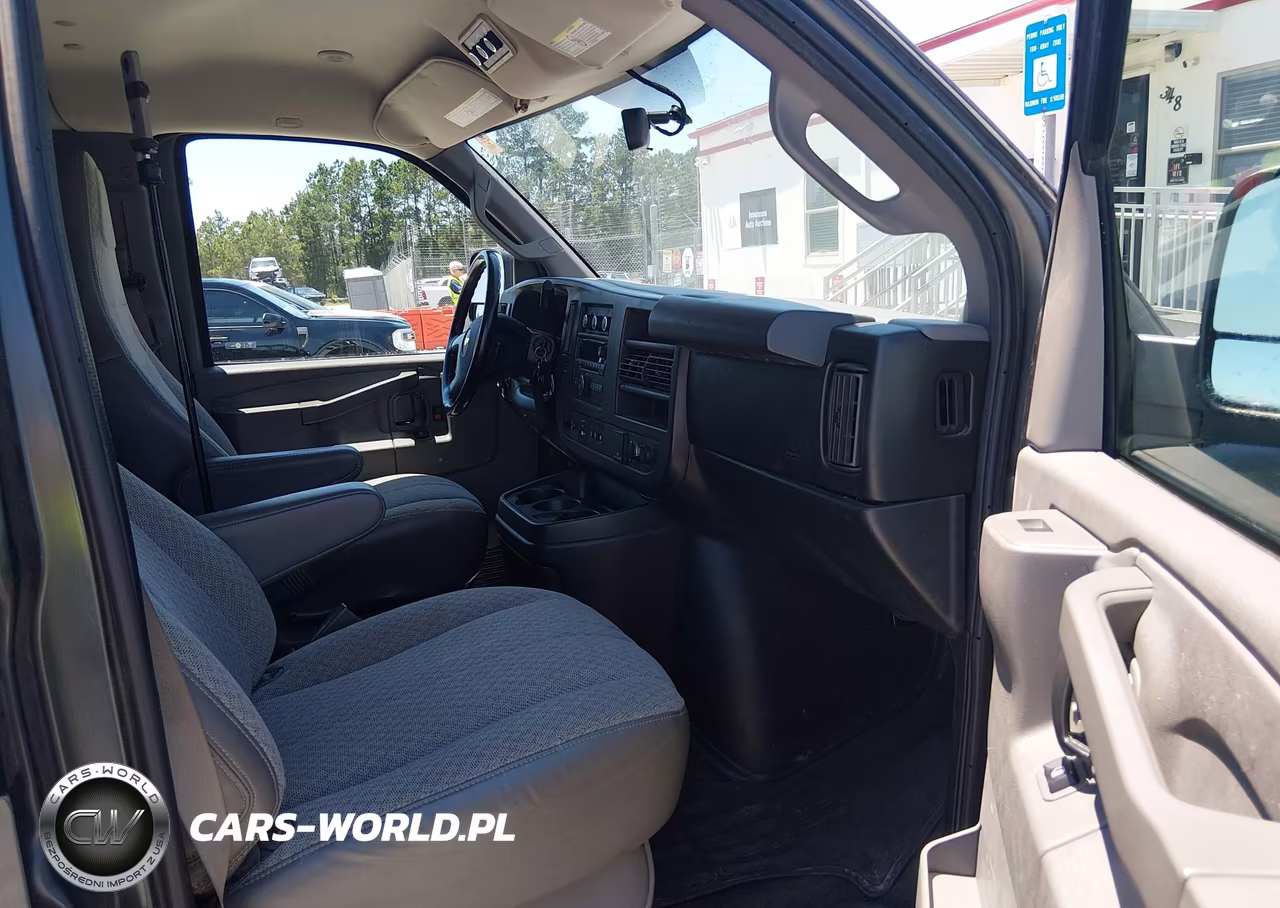 2017 Chevrolet Express 3500 Lt VIN:1GAZGPFFXH1267037 - 5