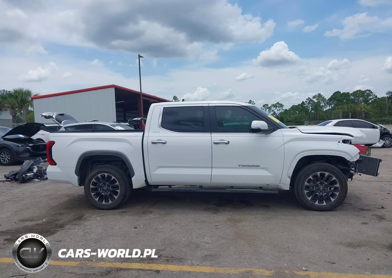 2025 Toyota Tundra Limited VIN:5TFJA5DB7SX290581 - 14