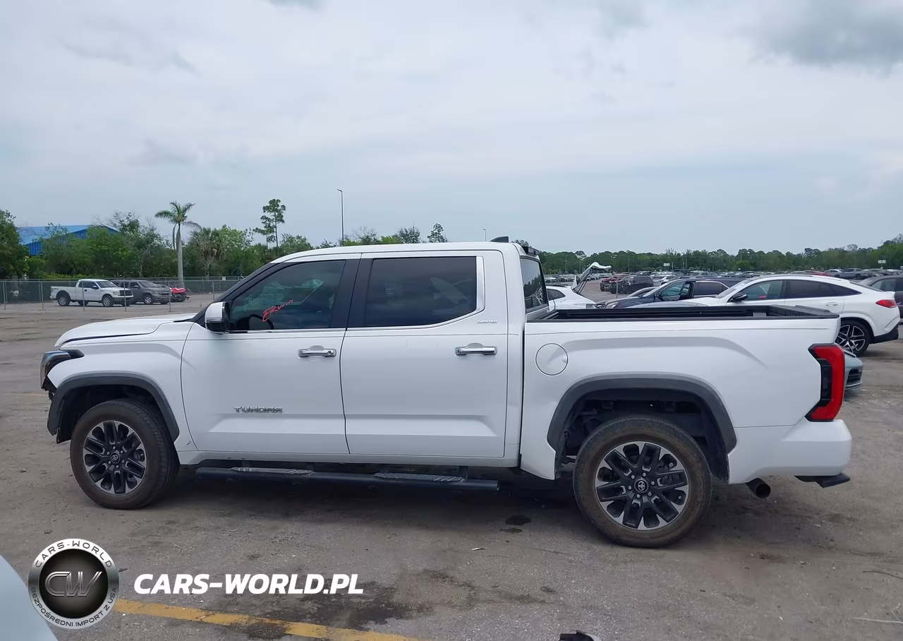 2025 Toyota Tundra Limited VIN:5TFJA5DB7SX290581 - 15