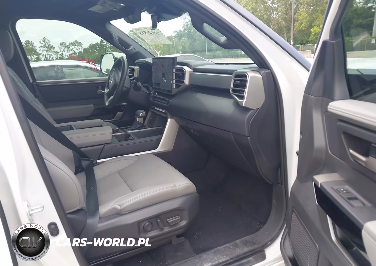 2025 Toyota Tundra Limited VIN:5TFJA5DB7SX290581 - 5