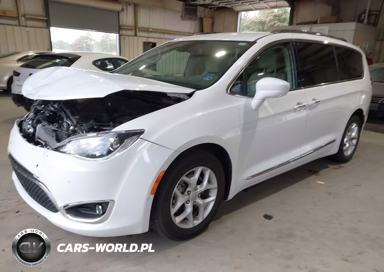 2020 Chrysler Pacifica Touring L Plus VIN:2C4RC1EGXLR230603 - 2