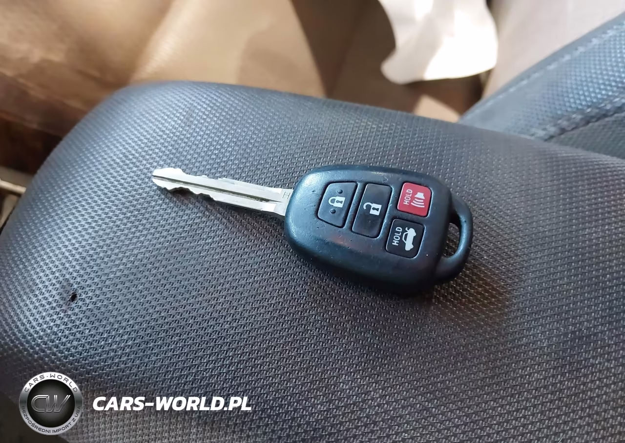 2016 Toyota Corolla Le VIN:2T1BURHE4GC572013 - 11