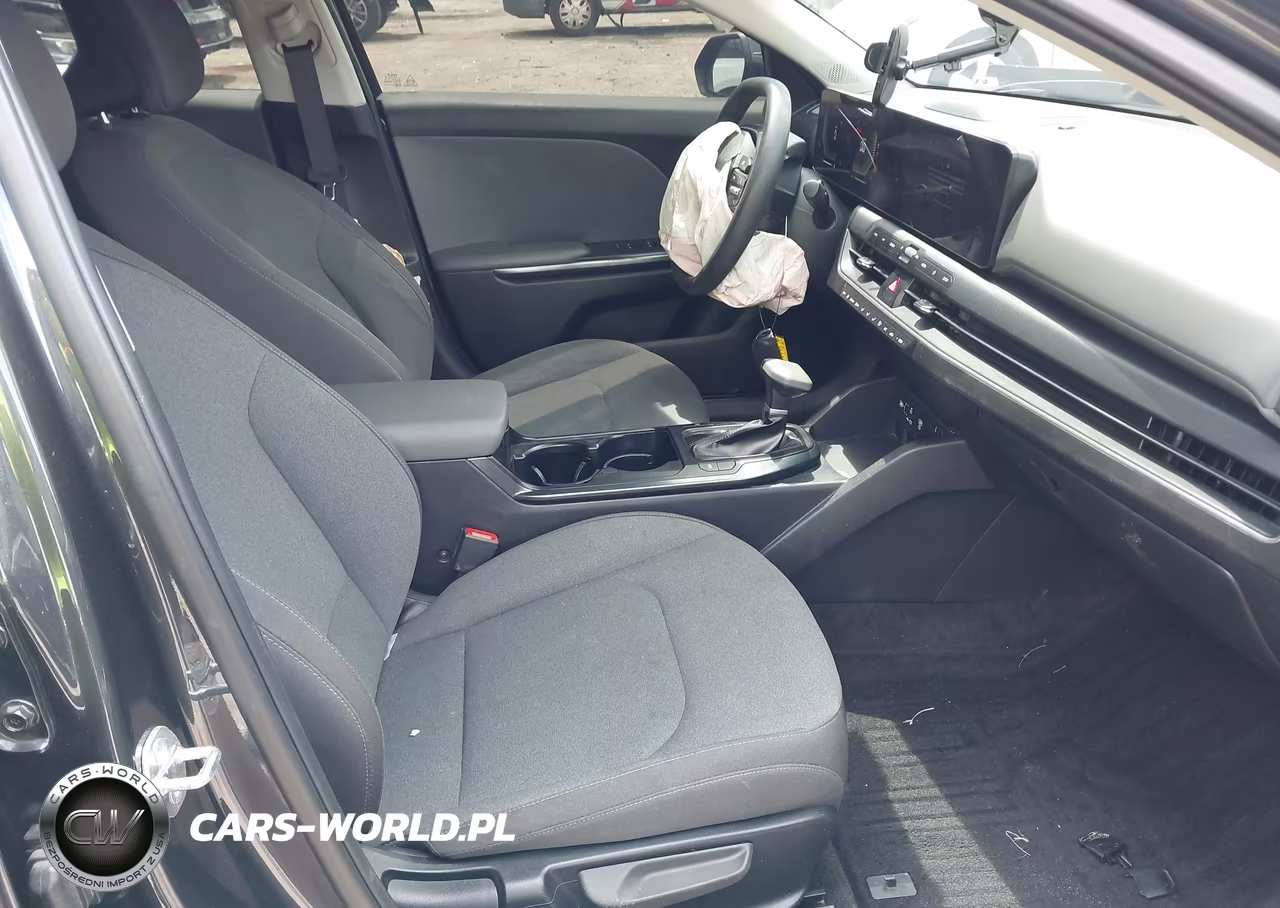 2025 Kia K4 Lxs VIN:3KPFT4DE6SE133466 - 5