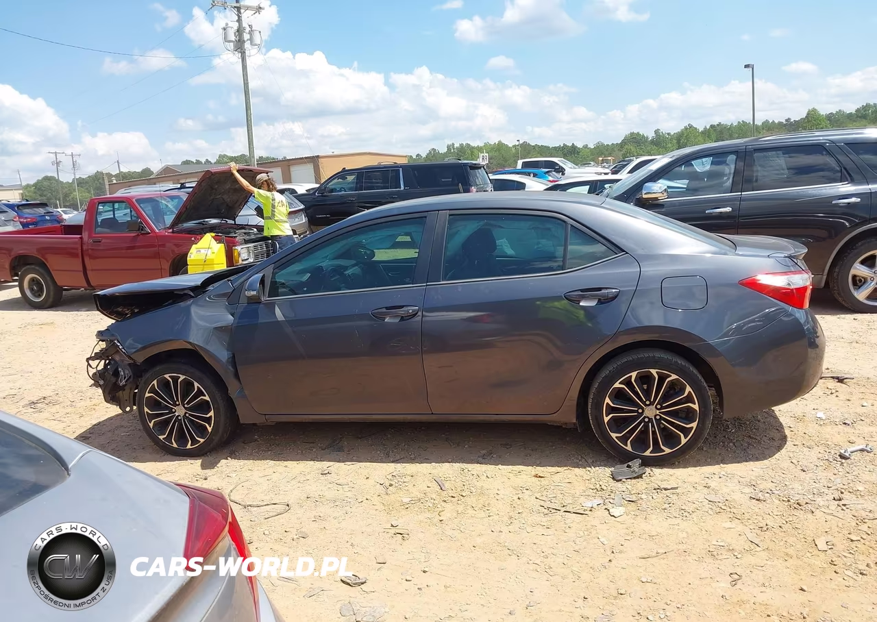 2015 Toyota Corolla S Plus VIN:5YFBURHE9FP324676 - 15