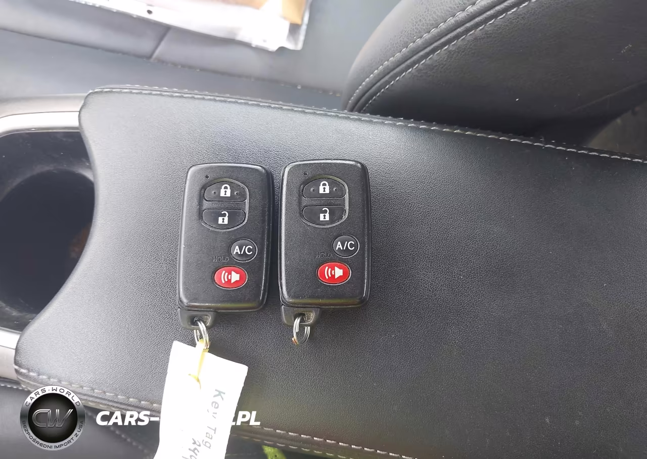 2012 Toyota Prius Four VIN:JTDKN3DUXC1483861 - 11