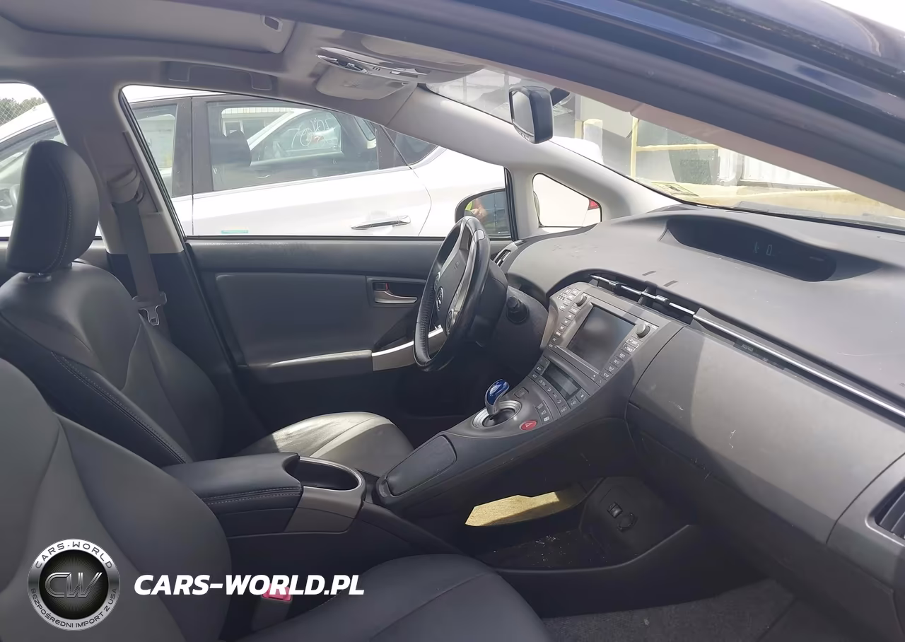 2012 Toyota Prius Four VIN:JTDKN3DUXC1483861 - 5