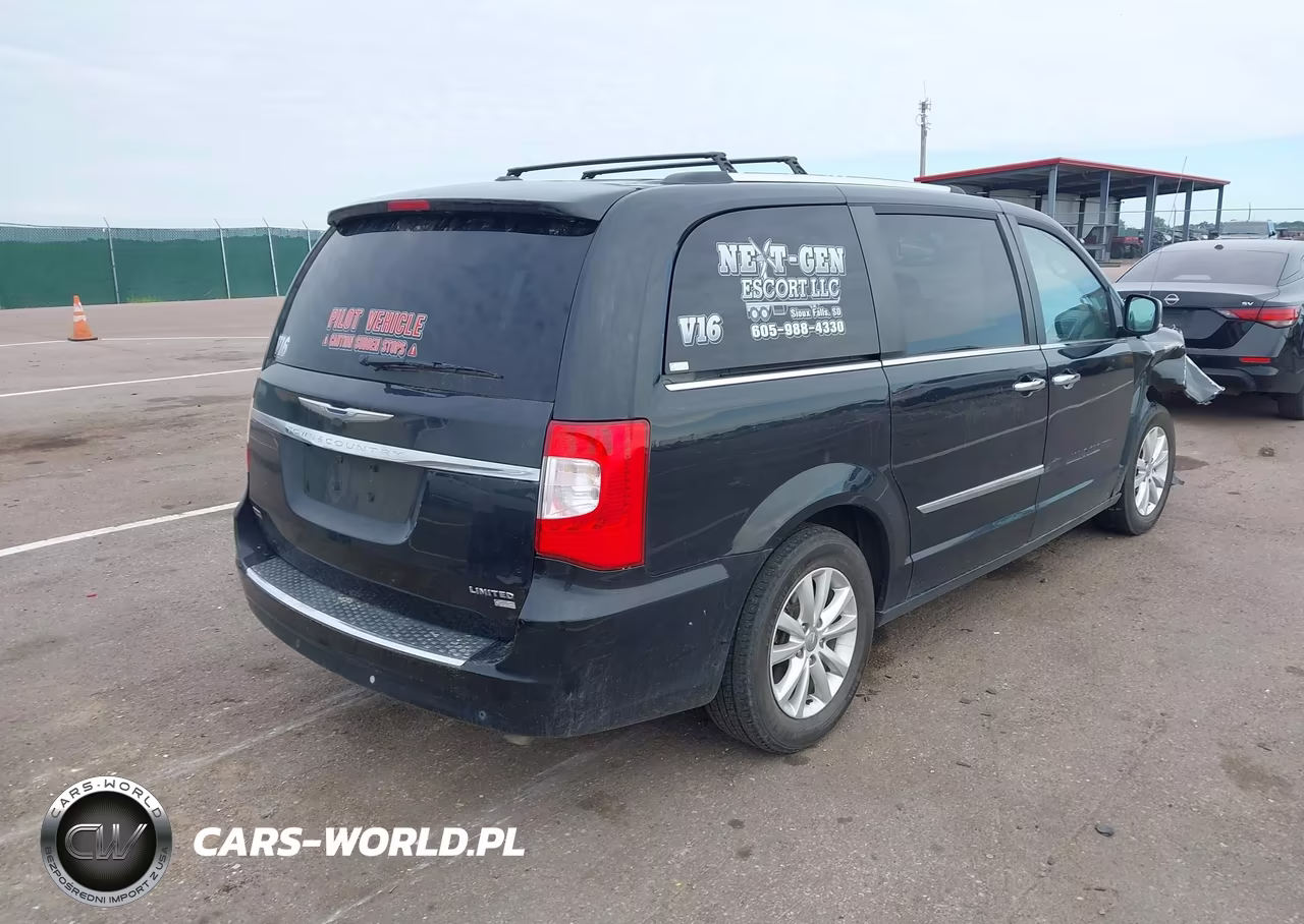 2016 Chrysler Town & Country Limited Platinum VIN:2C4RC1GG4GR308179 - 4