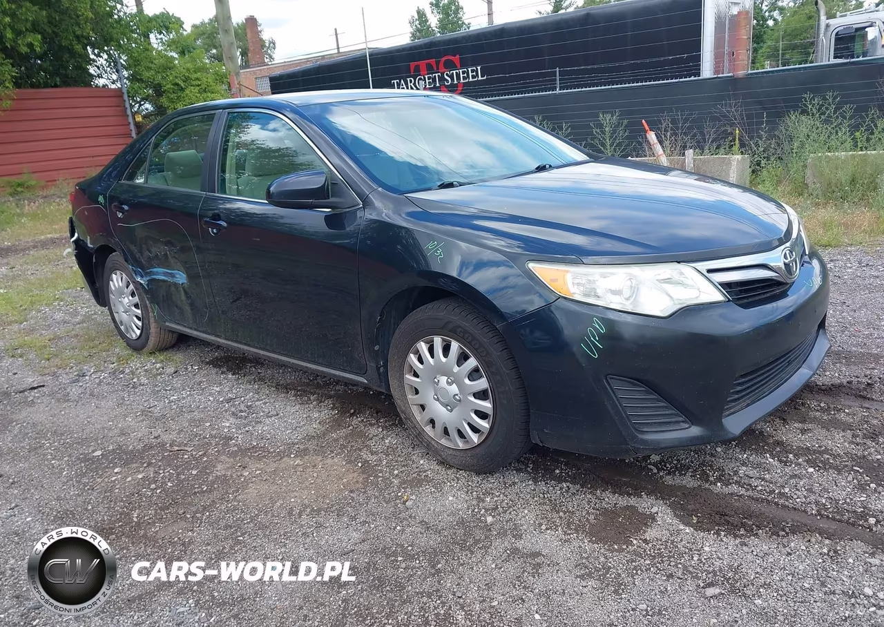 2012 Toyota Camry Le – zdjęcie 1 z 16