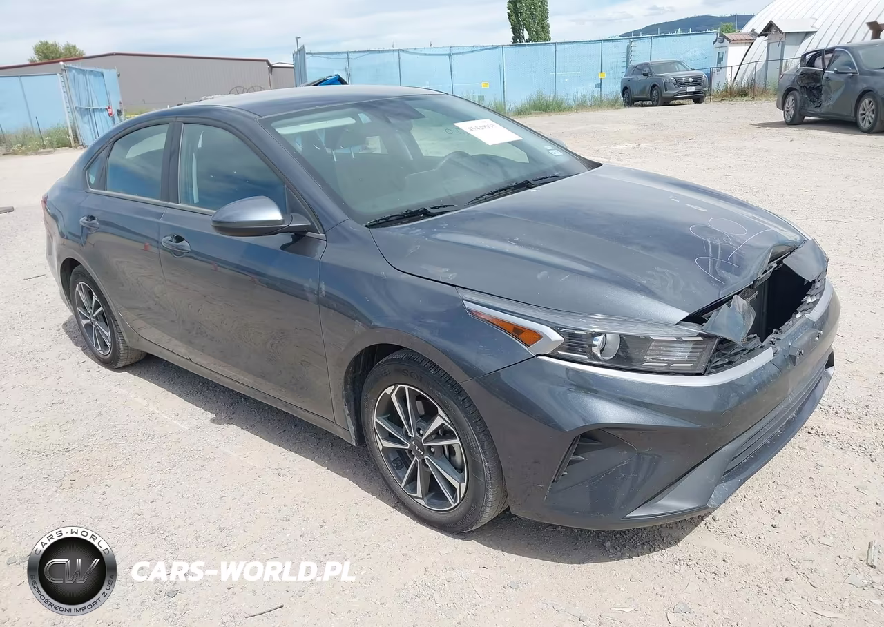 2024 Kia Forte Lxs – zdjęcie 1 z 16