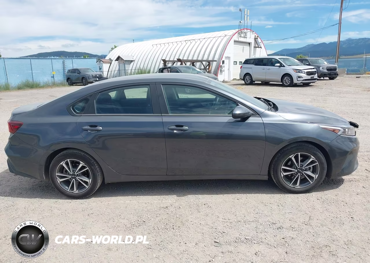 2024 Kia Forte Lxs VIN:3KPF24AD7RE768477 - 13
