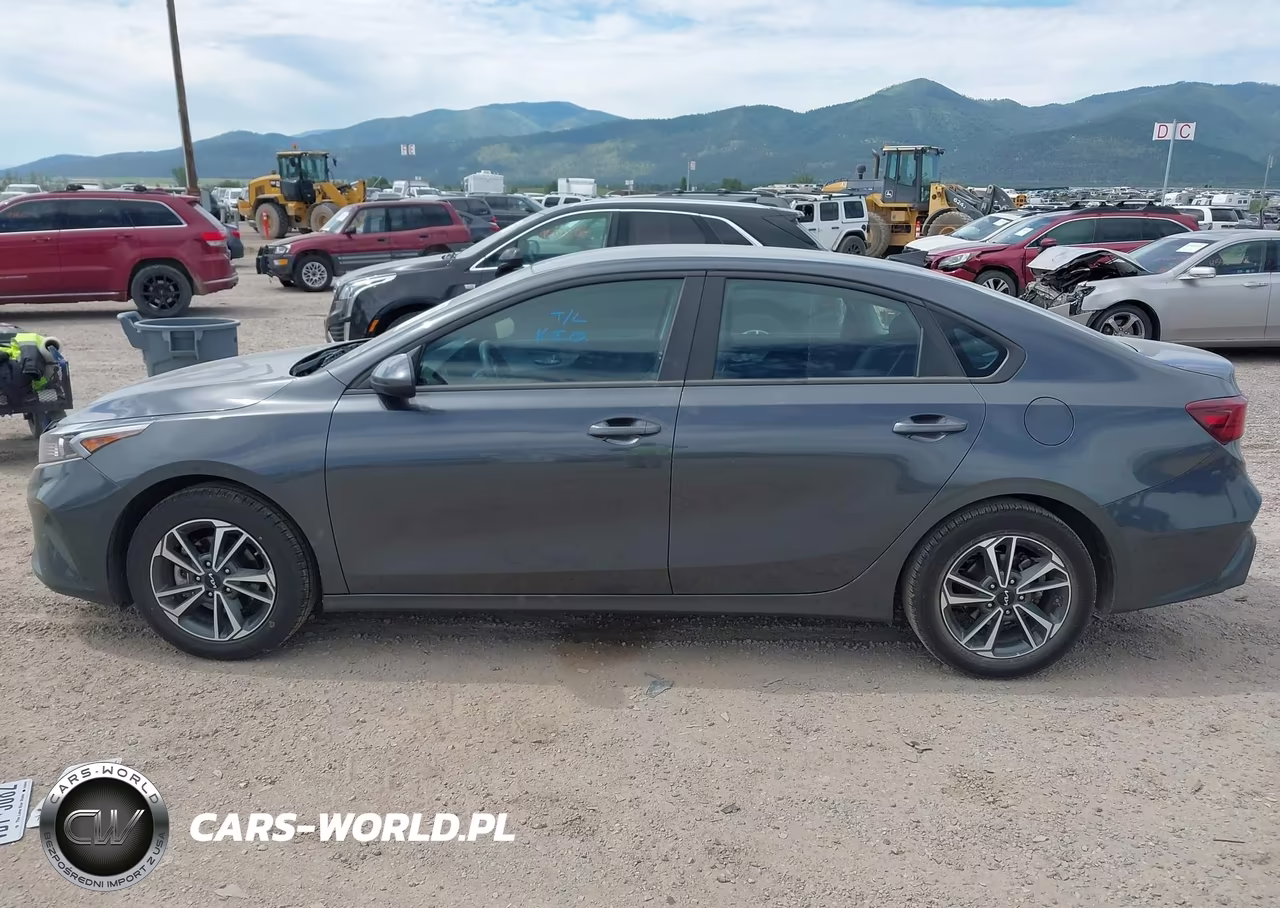 2024 Kia Forte Lxs VIN:3KPF24AD7RE768477 - 14