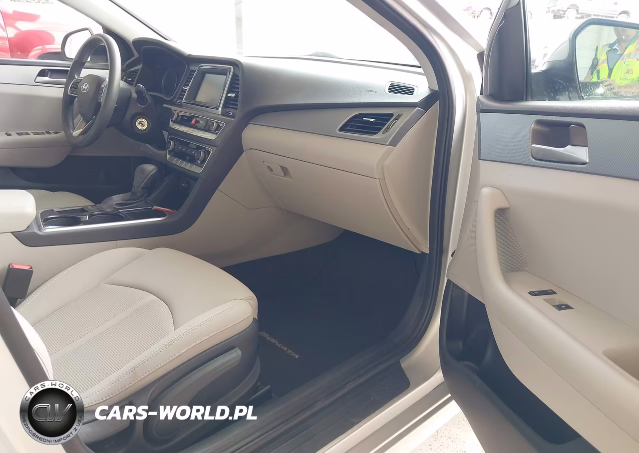 2019 Hyundai Sonata Eco VIN:5NPE24AA9KH803300 - 5