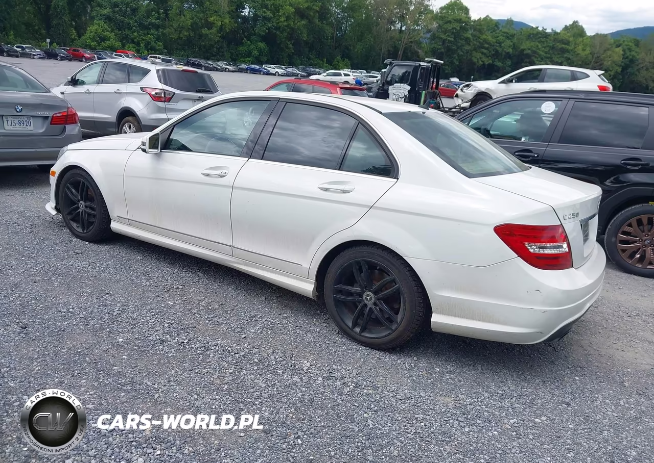 2013 Mercedes-Benz C 250 Sport VIN:WDDGF4HB6DR288091 - 3