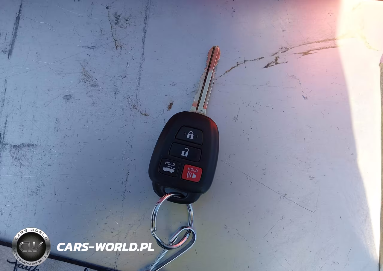 2017 Toyota Corolla Le VIN:5YFBURHEXHP732820 - 11