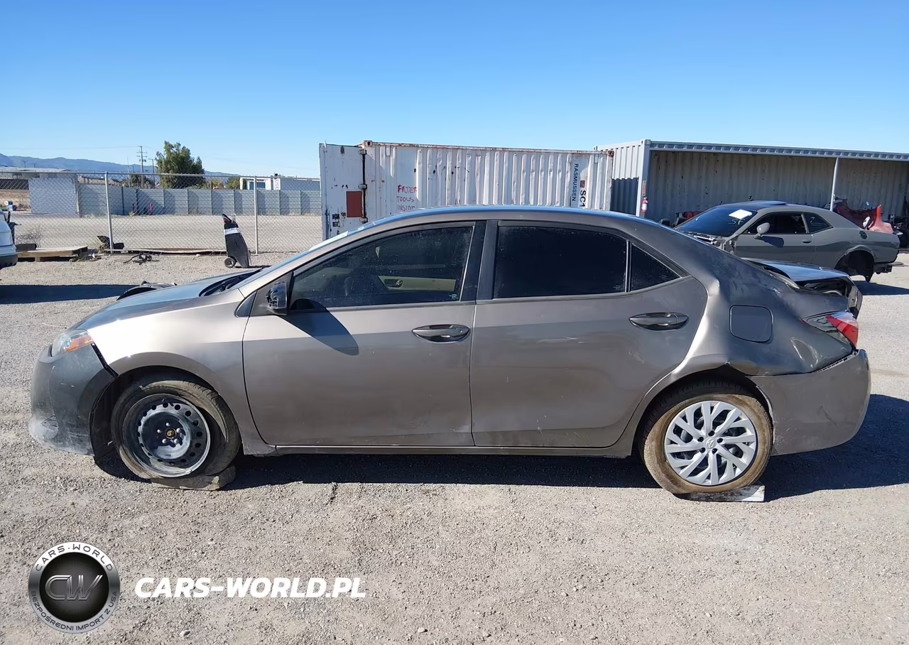 2017 Toyota Corolla Le VIN:5YFBURHEXHP732820 - 14