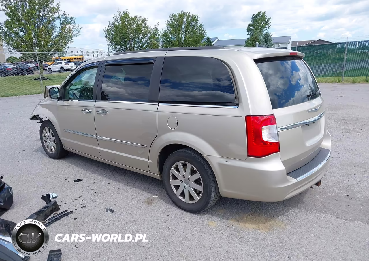 2015 Chrysler Town & Country Touring VIN:2C4RC1BG5FR520238 - 3