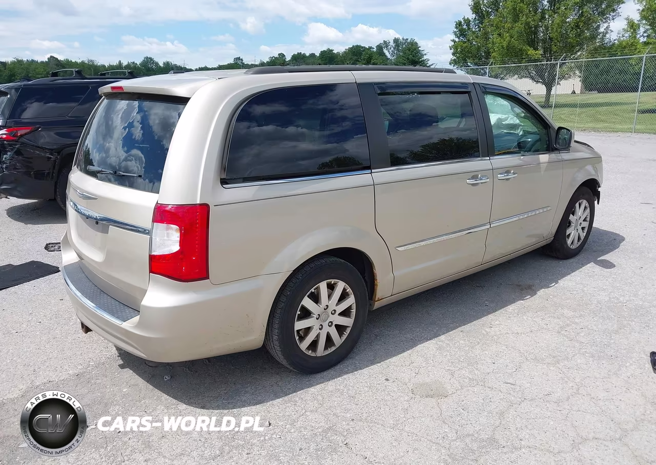 2015 Chrysler Town & Country Touring VIN:2C4RC1BG5FR520238 - 4