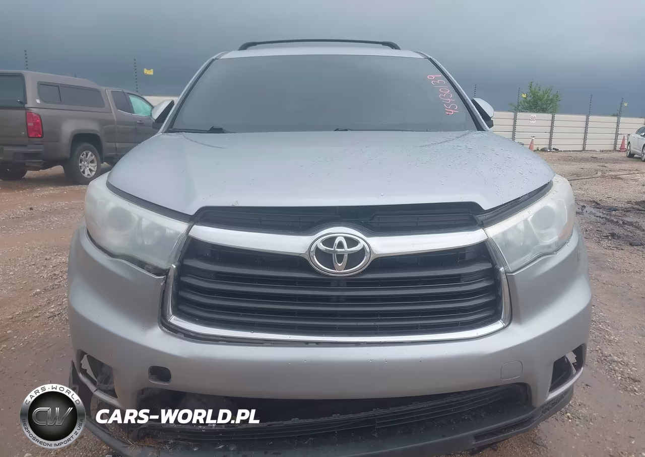 2015 Toyota Highlander Le V6 VIN:5TDZKRFH8FS116507 - 12