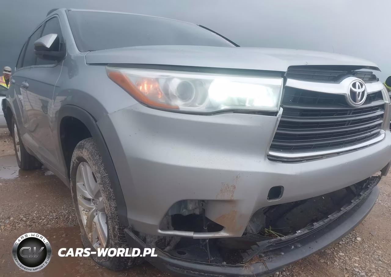 2015 Toyota Highlander Le V6 VIN:5TDZKRFH8FS116507 - 6