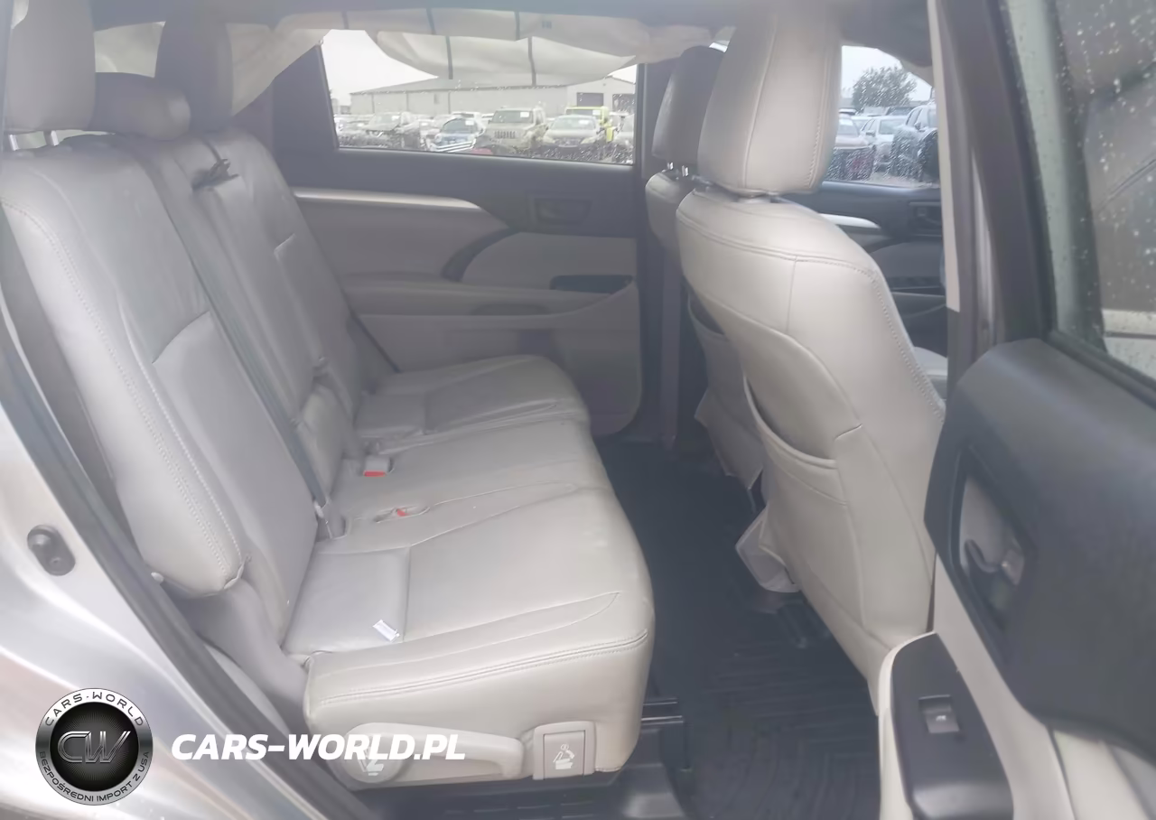 2015 Toyota Highlander Le V6 VIN:5TDZKRFH8FS116507 - 8