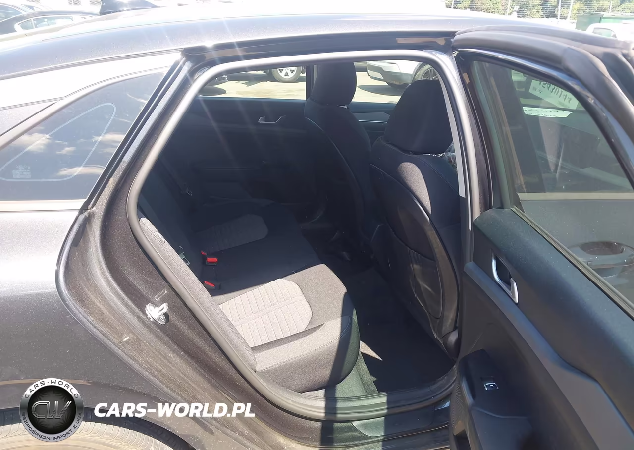 2025 Kia K5 Lxs VIN:KNAG24J71S5271213 - 8