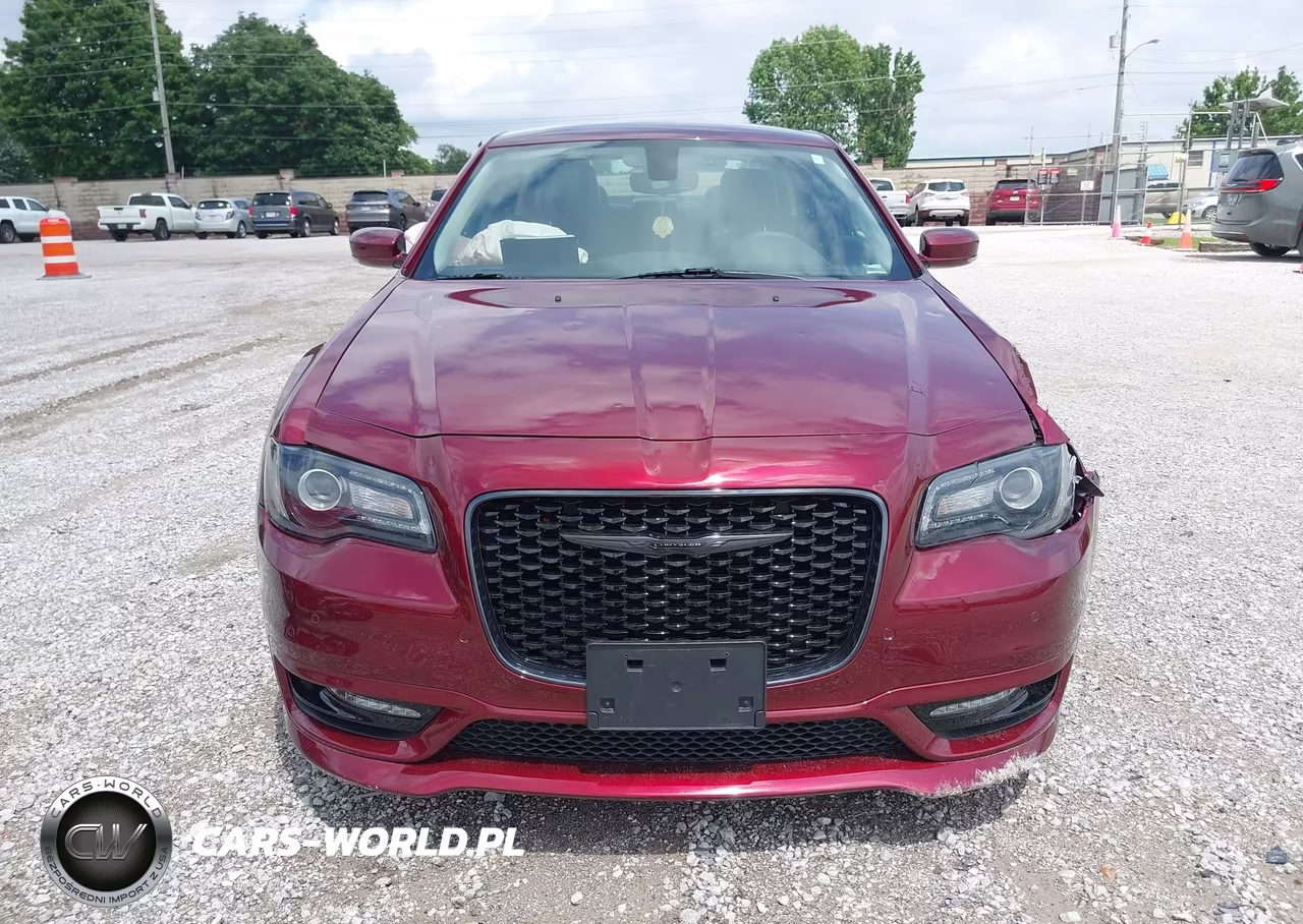2023 Chrysler 300 Touring L VIN:2C3CCADG6PH652634 - 13