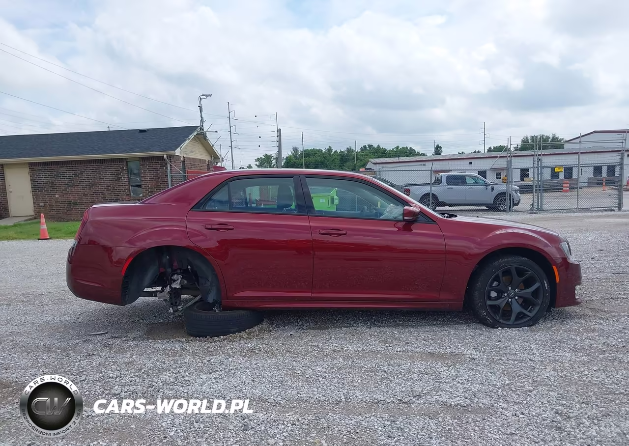 2023 Chrysler 300 Touring L VIN:2C3CCADG6PH652634 - 14