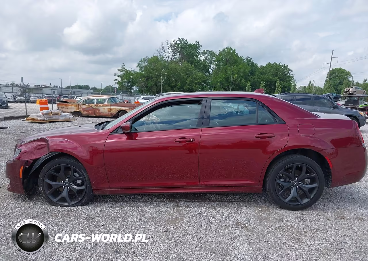 2023 Chrysler 300 Touring L VIN:2C3CCADG6PH652634 - 15