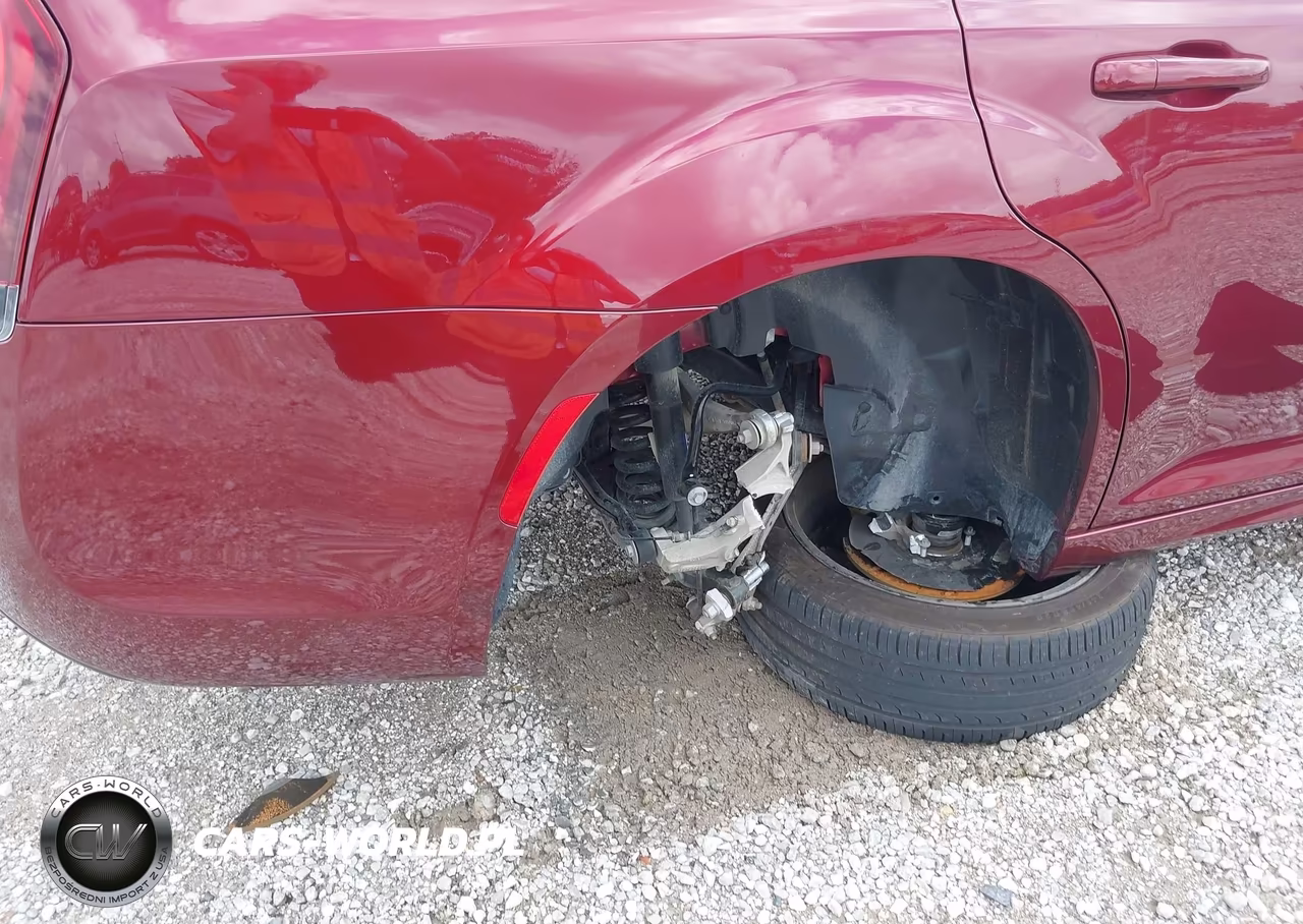 2023 Chrysler 300 Touring L VIN:2C3CCADG6PH652634 - 6