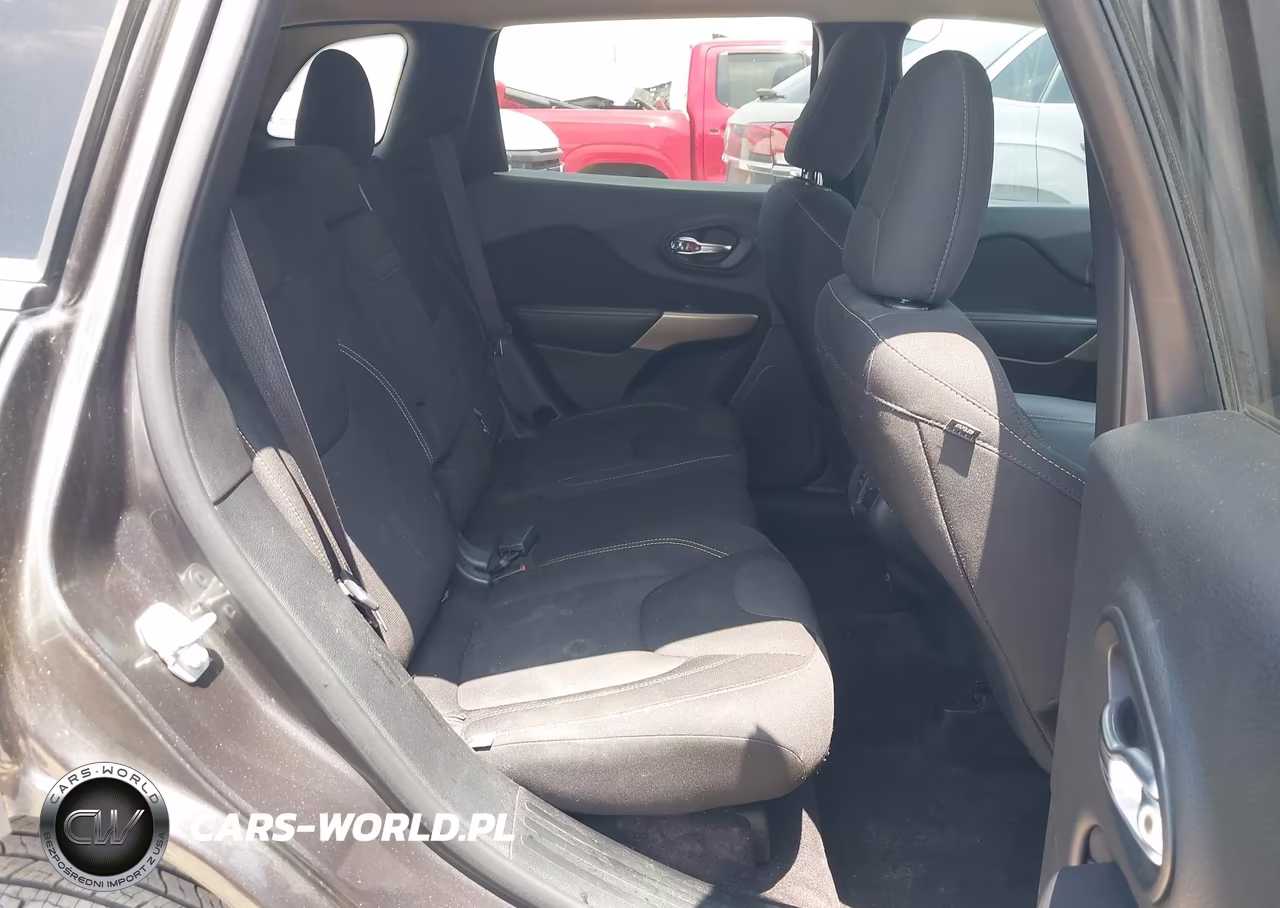2017 Jeep Cherokee Latitude Fwd VIN:1C4PJLCB8HW640475 - 8